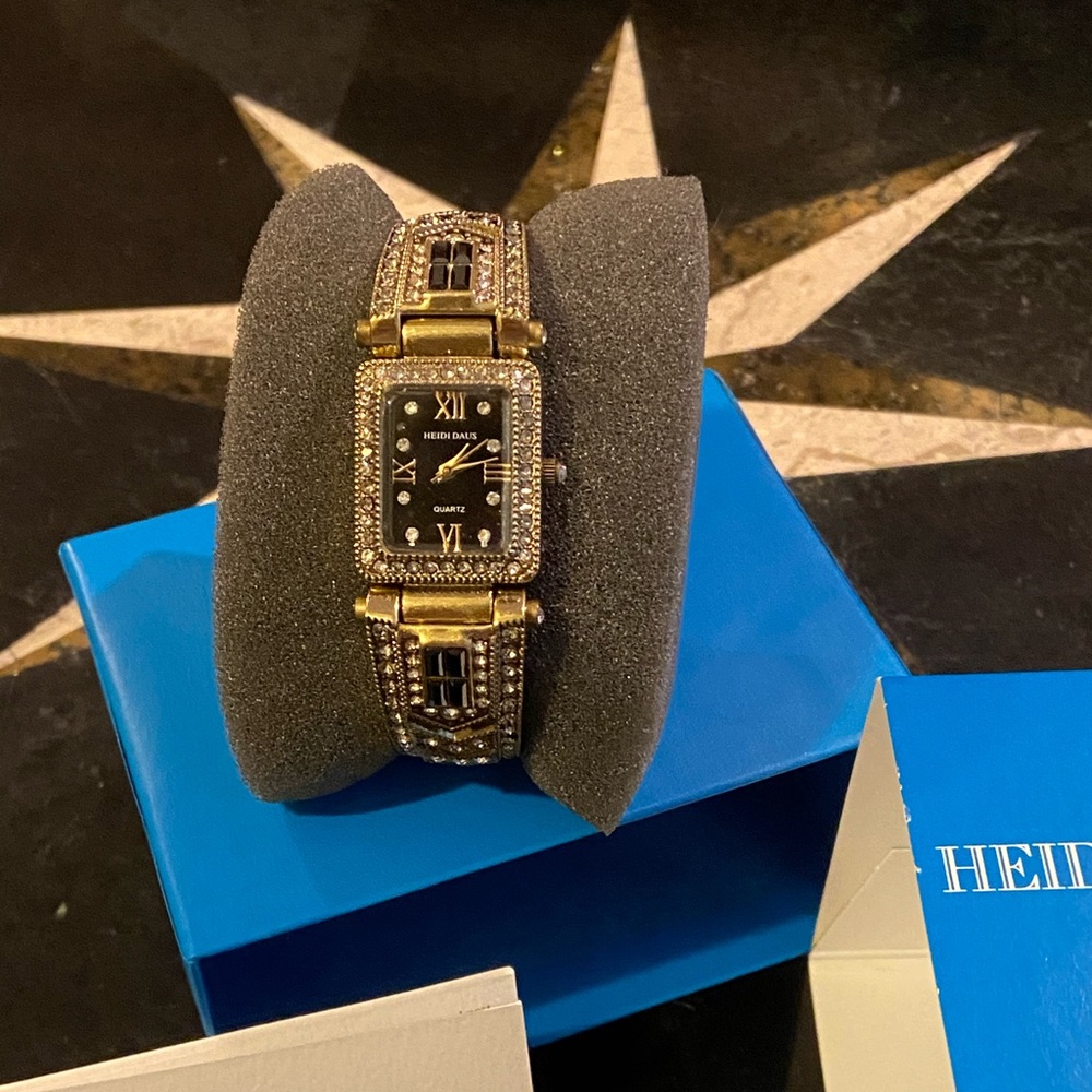 Heidi Daus watch-new battery